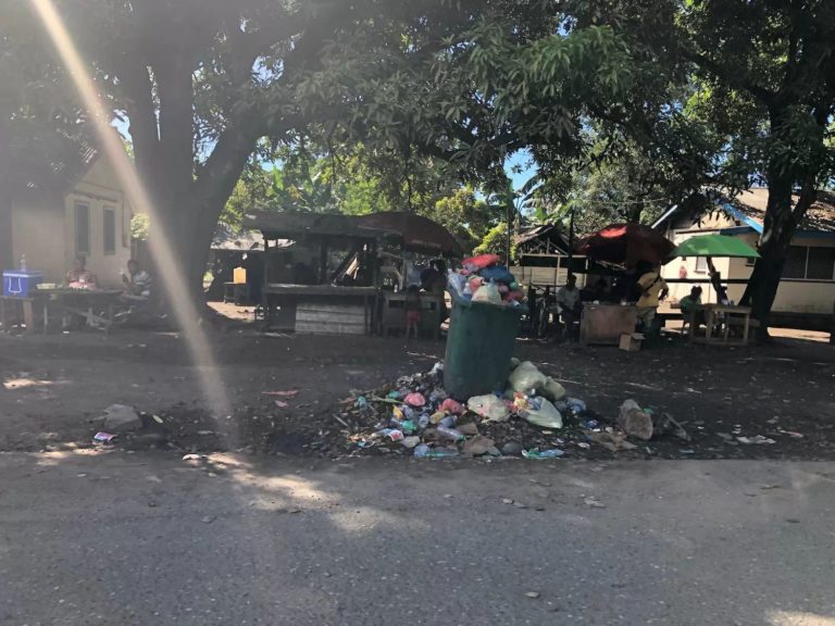 The Solomon Islands overwhelmed with plastic waste. - Race For Water